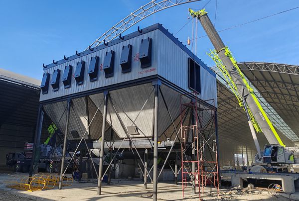 Bag-type dust collector